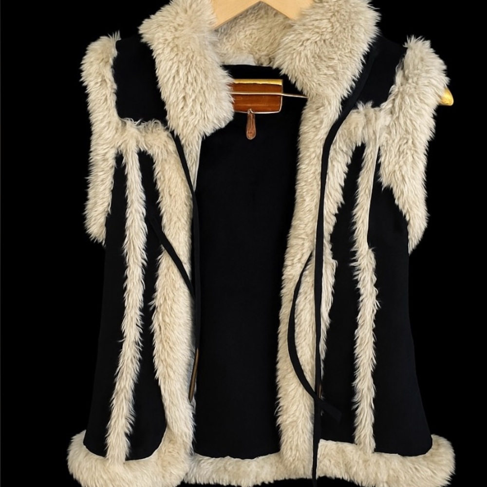 Black/ Cream 22 Jacket with fur 
On trend and sexy cute !
Chic w jeans/boots